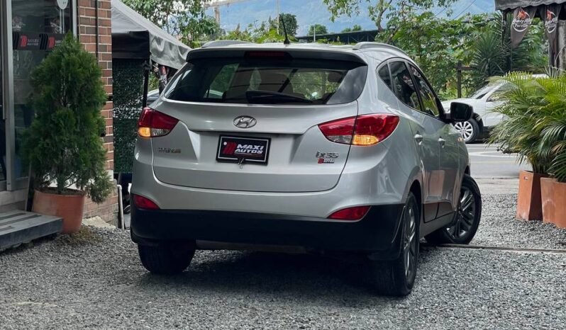 
								HYUNDAI TUCSON IX35 GL MT 2.0L 4×2 full									