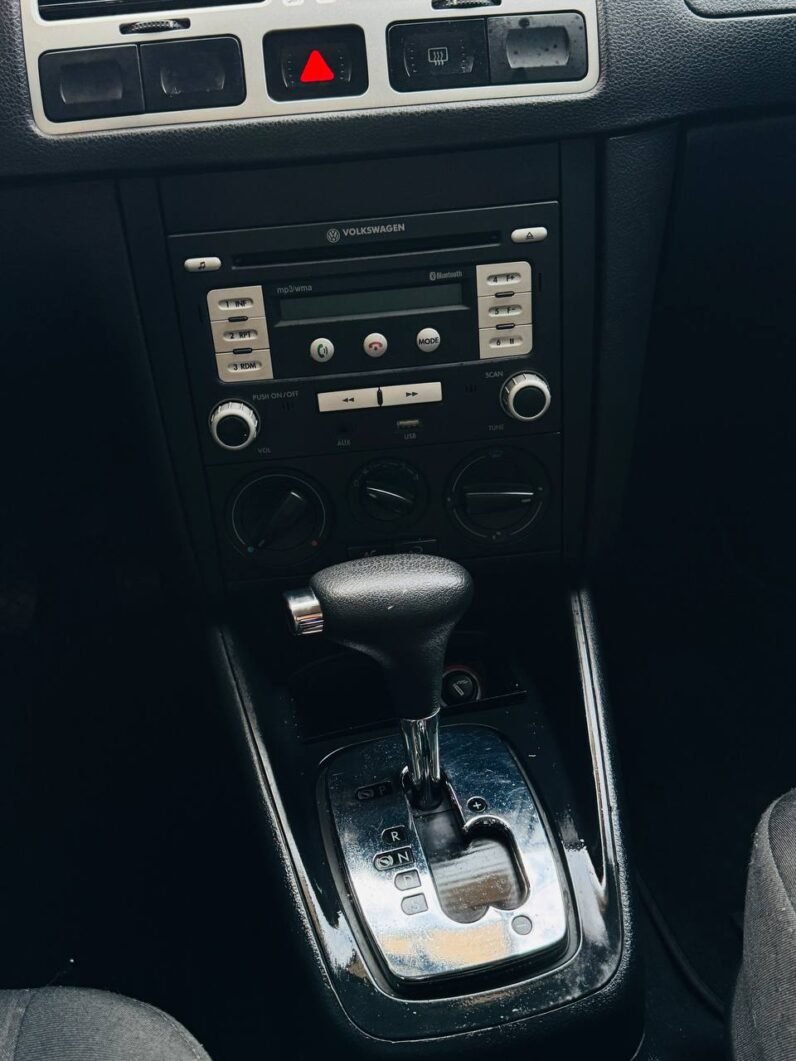 
								VOLKSWAGEN JETTA CLASSIC EUROPA AUT 2.0 full									