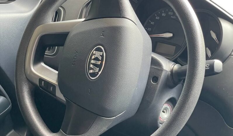 
								KIA RIO UB EX SD 1.4 AT full									