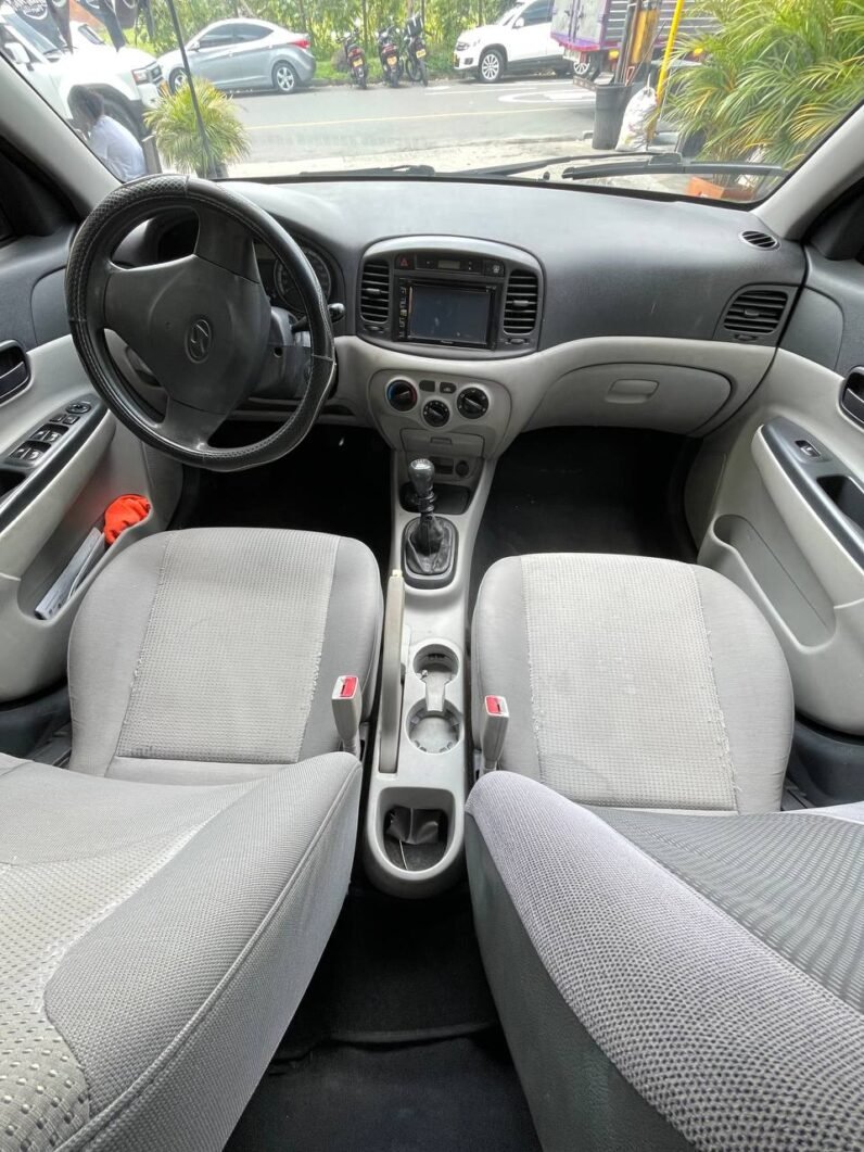 
								HYUNDAI ACCENT GLS VISION 1.4L MT full									
