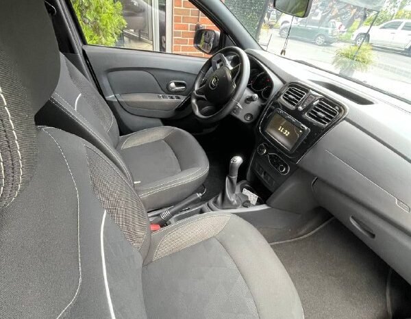 
								RENAULT SANDERO ZEN 1.6 MT full									