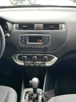 
										KIA RIO UB EX SD 1.4 AT full									