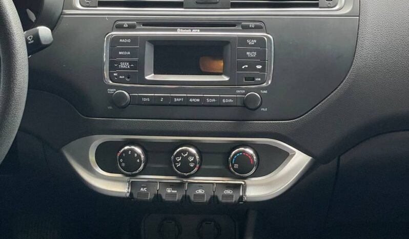 
								KIA RIO UB EX SD 1.4 AT full									