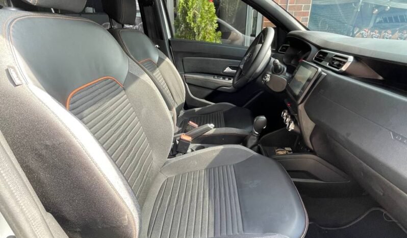 
								RENAULT DUSTER AT CVT ICONIC 1.3T 4×2 full									