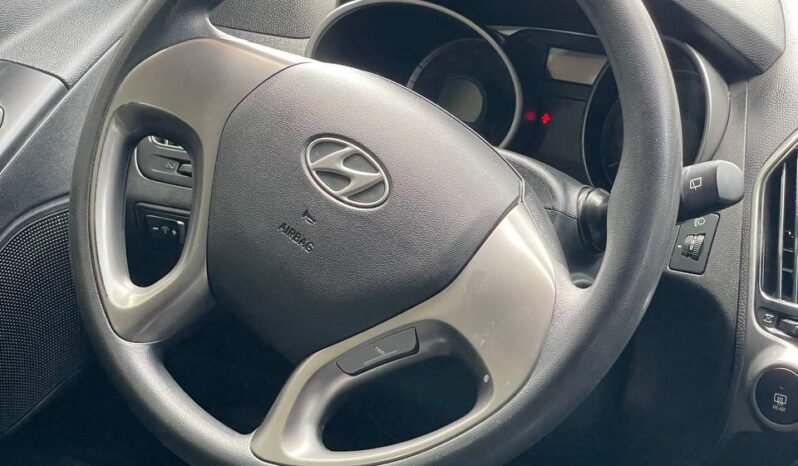 
								HYUNDAI TUCSON IX35 GL MT 2.0L 4×2 full									