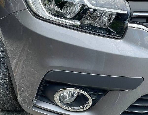 
								RENAULT SANDERO ZEN 1.6 MT full									