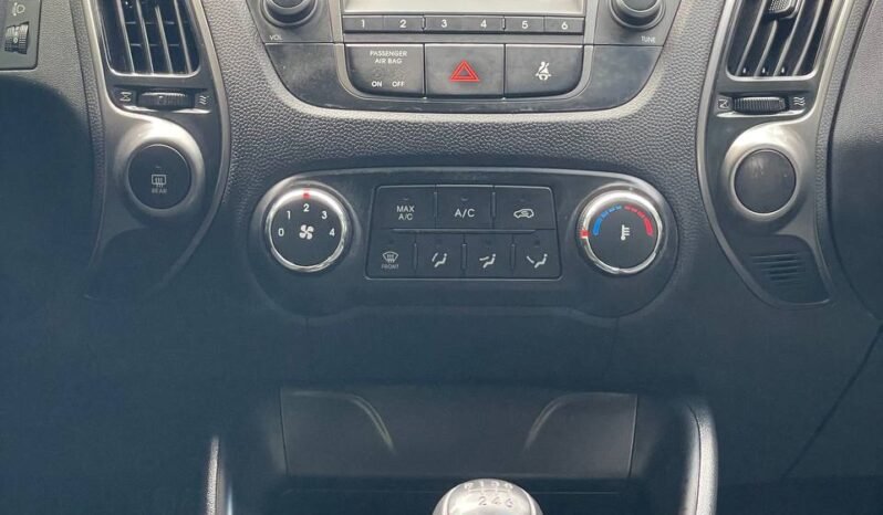 
								HYUNDAI TUCSON IX35 GL MT 2.0L 4×2 full									