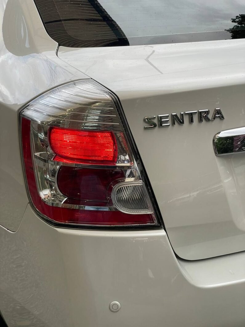 
								NISSAN SENTRA B16 MT 2.0 SEDAN full									