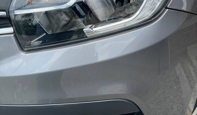 
								RENAULT SANDERO ZEN 1.6 MT full									