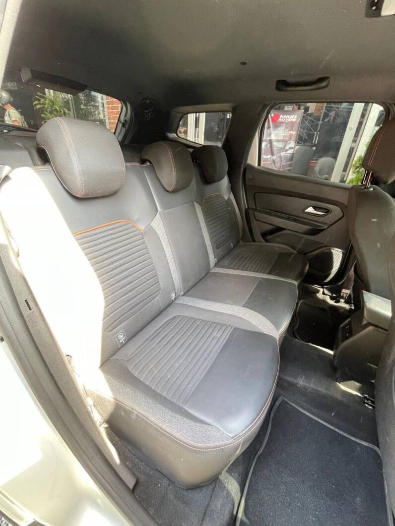 
								RENAULT DUSTER AT CVT ICONIC 1.3T 4×2 full									