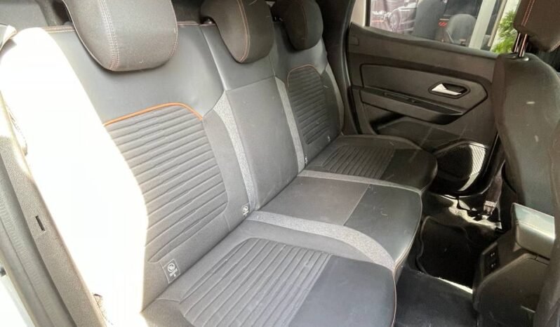 
								RENAULT DUSTER AT CVT ICONIC 1.3T 4×2 full									