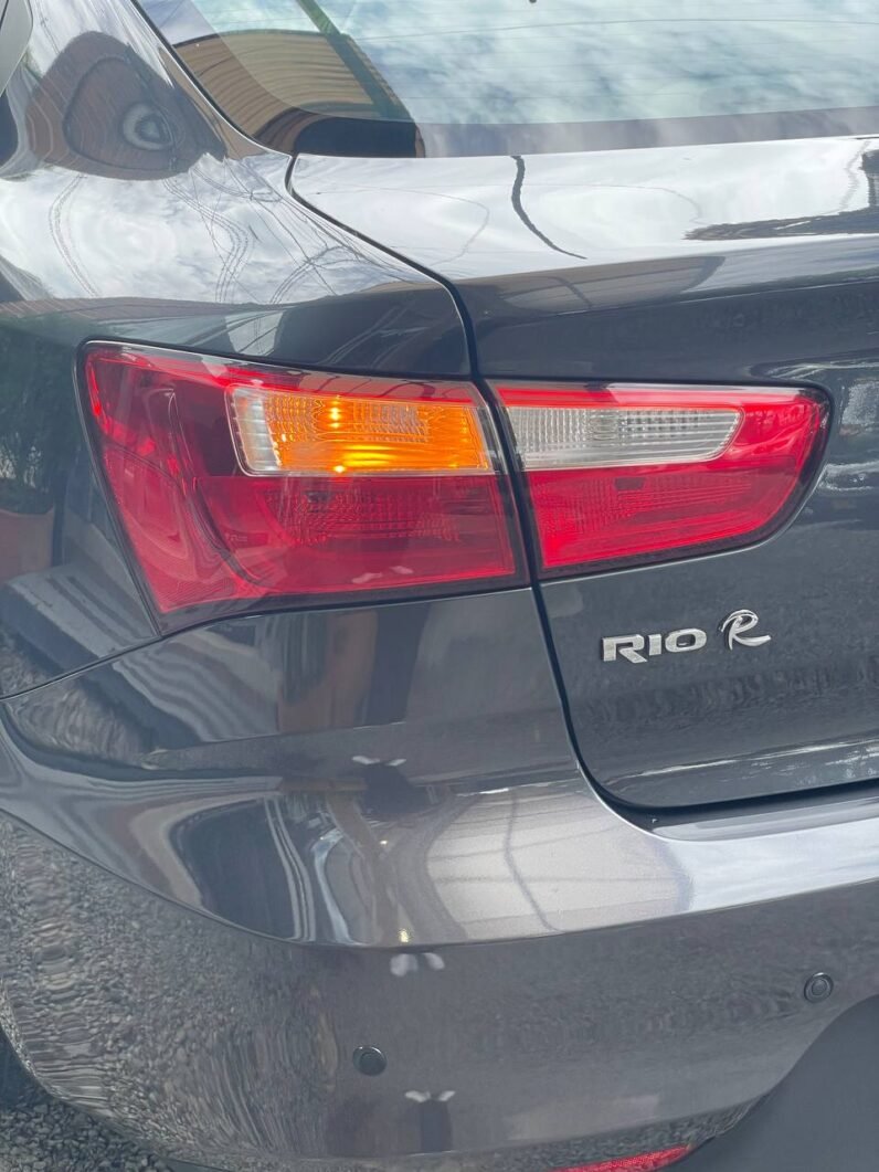 
								KIA RIO UB EX SD 1.4 AT full									