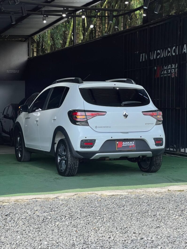 
								RENAULT STEPWAY INTENS AT full									