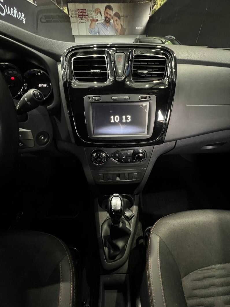 
								RENAULT STEPWAY INTENS AT full									