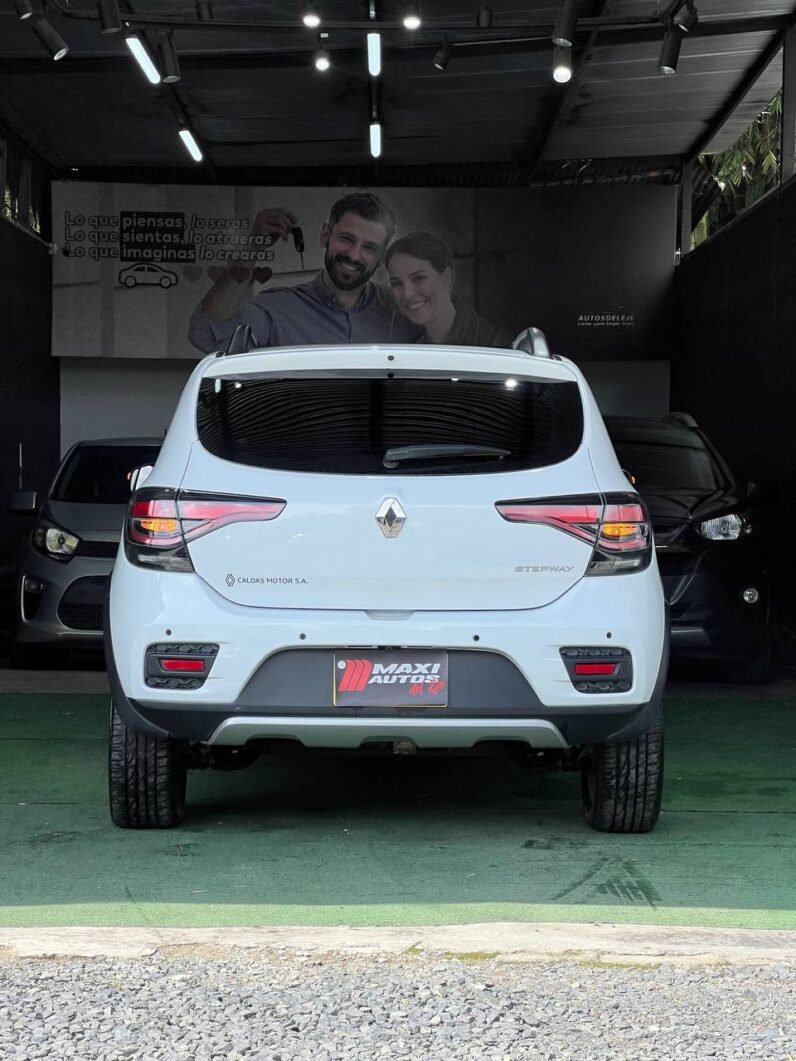 
								RENAULT STEPWAY INTENS AT full									