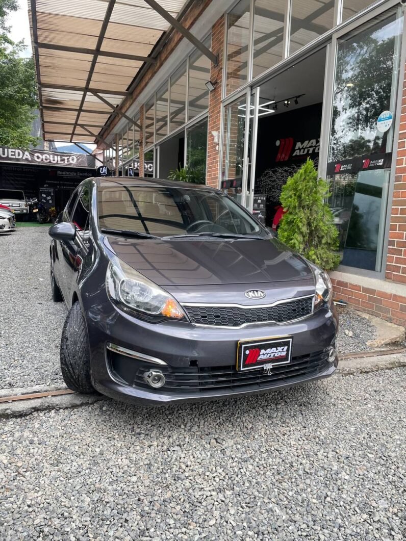 
								KIA RIO UB EX SD 1.4 AT full									