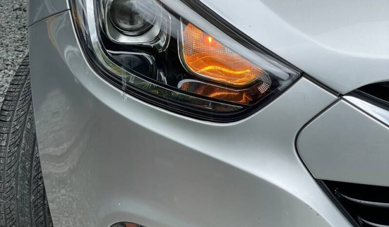 
								HYUNDAI TUCSON IX35 GL MT 2.0L 4×2 full									