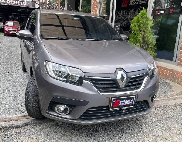 
								RENAULT SANDERO ZEN 1.6 MT full									