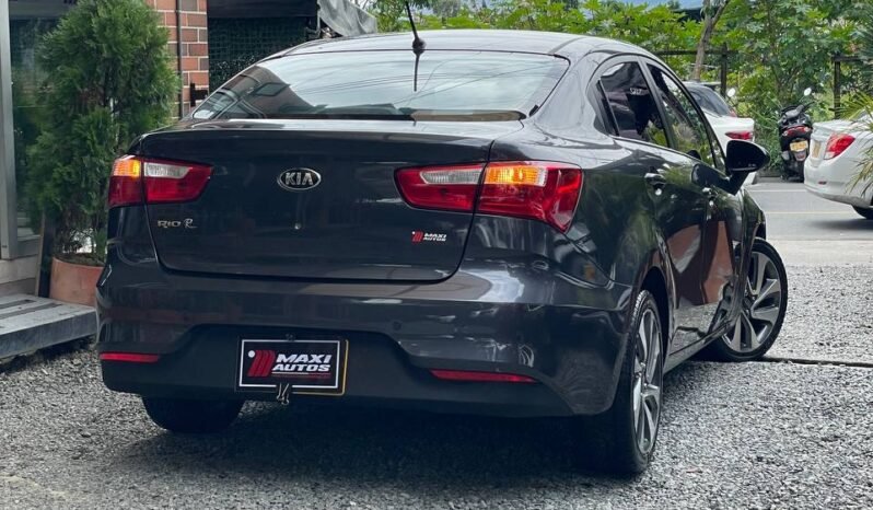
								KIA RIO UB EX SD 1.4 AT full									