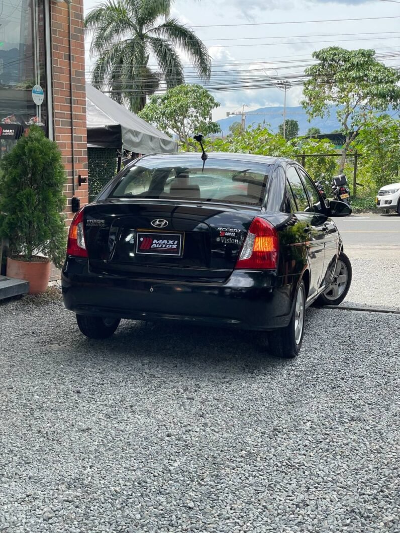 
								HYUNDAI ACCENT GLS VISION 1.4L MT full									