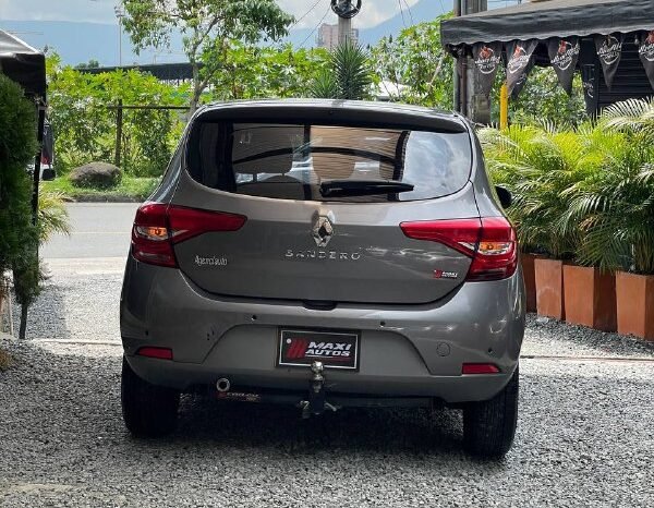 
								RENAULT SANDERO ZEN 1.6 MT full									