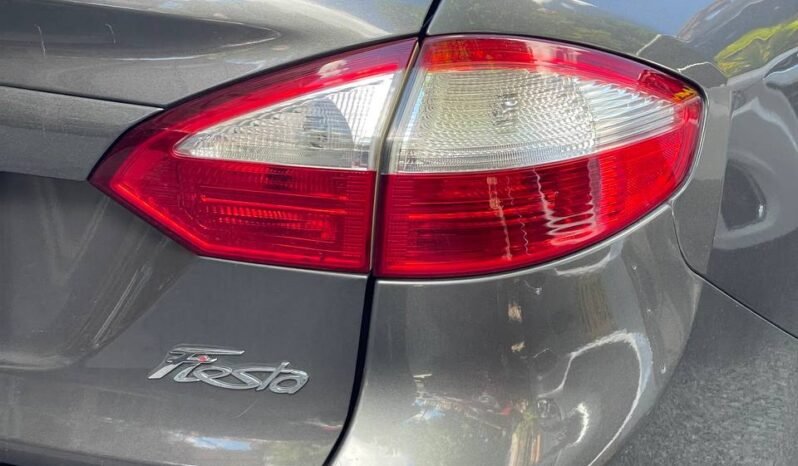 
								FORD FIESTA TITANIUM AT 1.6 full									