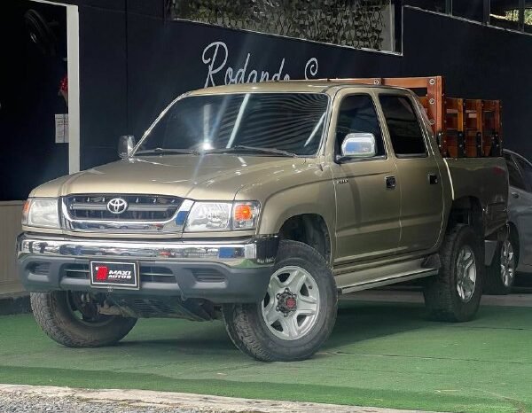 
								TOYOTA  HILUX 2.4 MT 4X4 GASOLINA full									