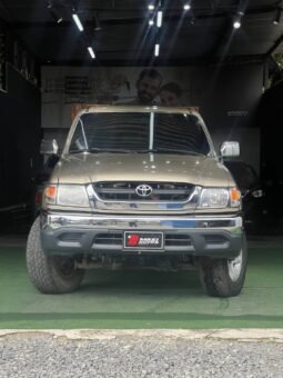 TOYOTA  HILUX 2.4 MT 4X4 GASOLINA