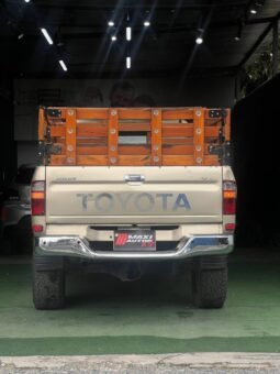 
										TOYOTA  HILUX 2.4 MT 4X4 GASOLINA full									