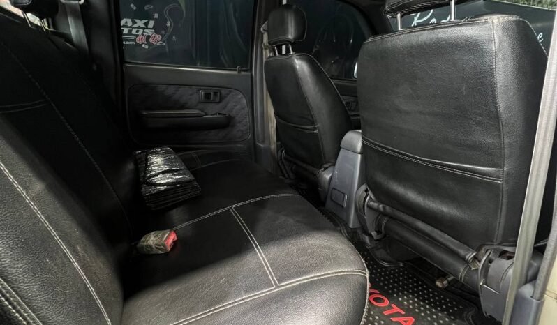 
								TOYOTA  HILUX 2.4 MT 4X4 GASOLINA full									