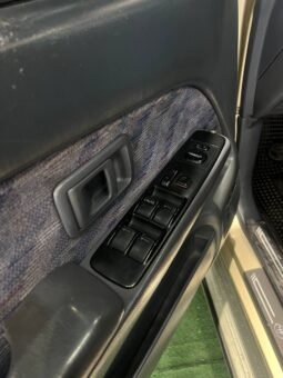 
										TOYOTA  HILUX 2.4 MT 4X4 GASOLINA full									