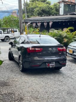 
										KIA RIO UB EX SD 1.4 AT full									