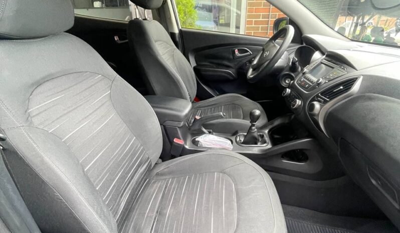 
								HYUNDAI TUCSON IX35 GL MT 2.0L 4×2 full									