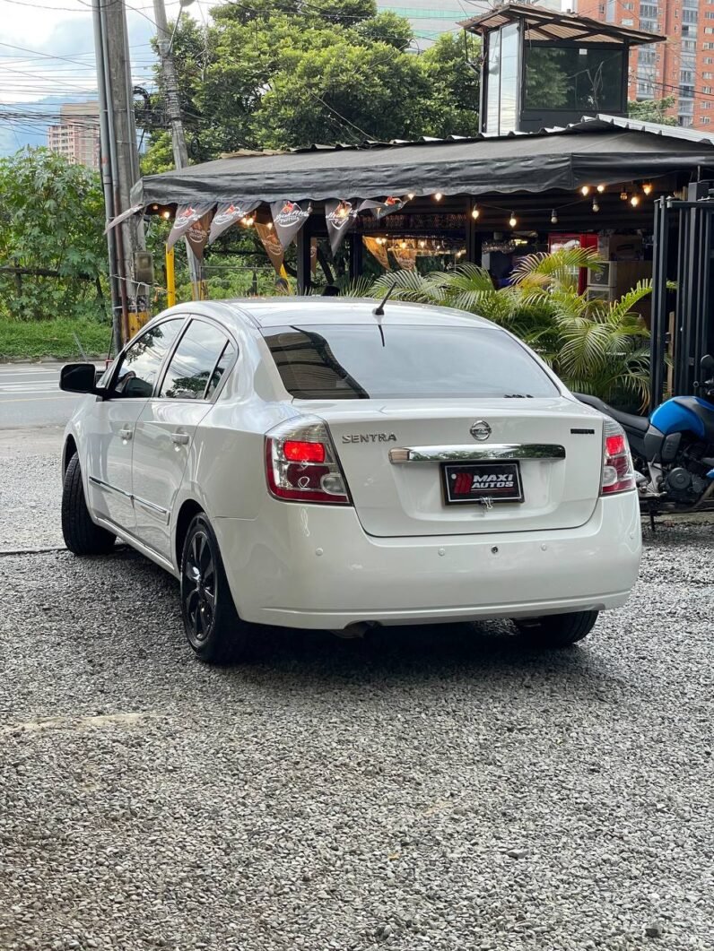 
								NISSAN SENTRA B16 MT 2.0 SEDAN full									