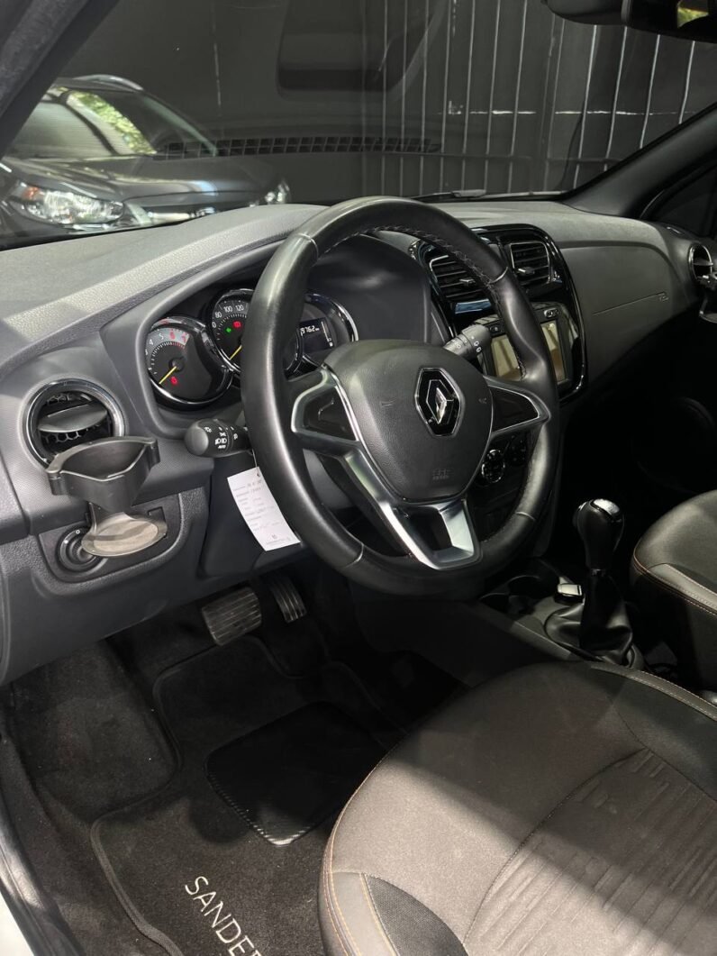 
								RENAULT STEPWAY INTENS AT full									