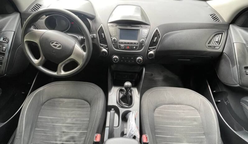 
								HYUNDAI TUCSON IX35 GL MT 2.0L 4×2 full									