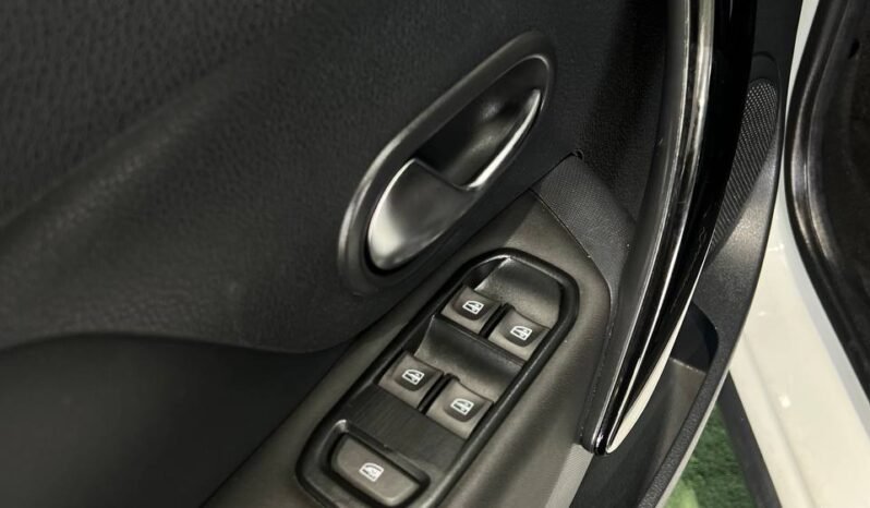 
								RENAULT STEPWAY INTENS AT full									