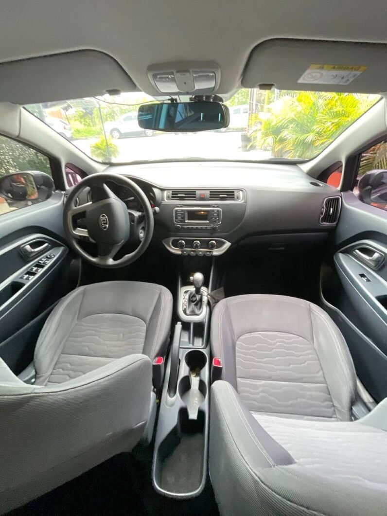 
								KIA RIO UB EX SD 1.4 AT full									