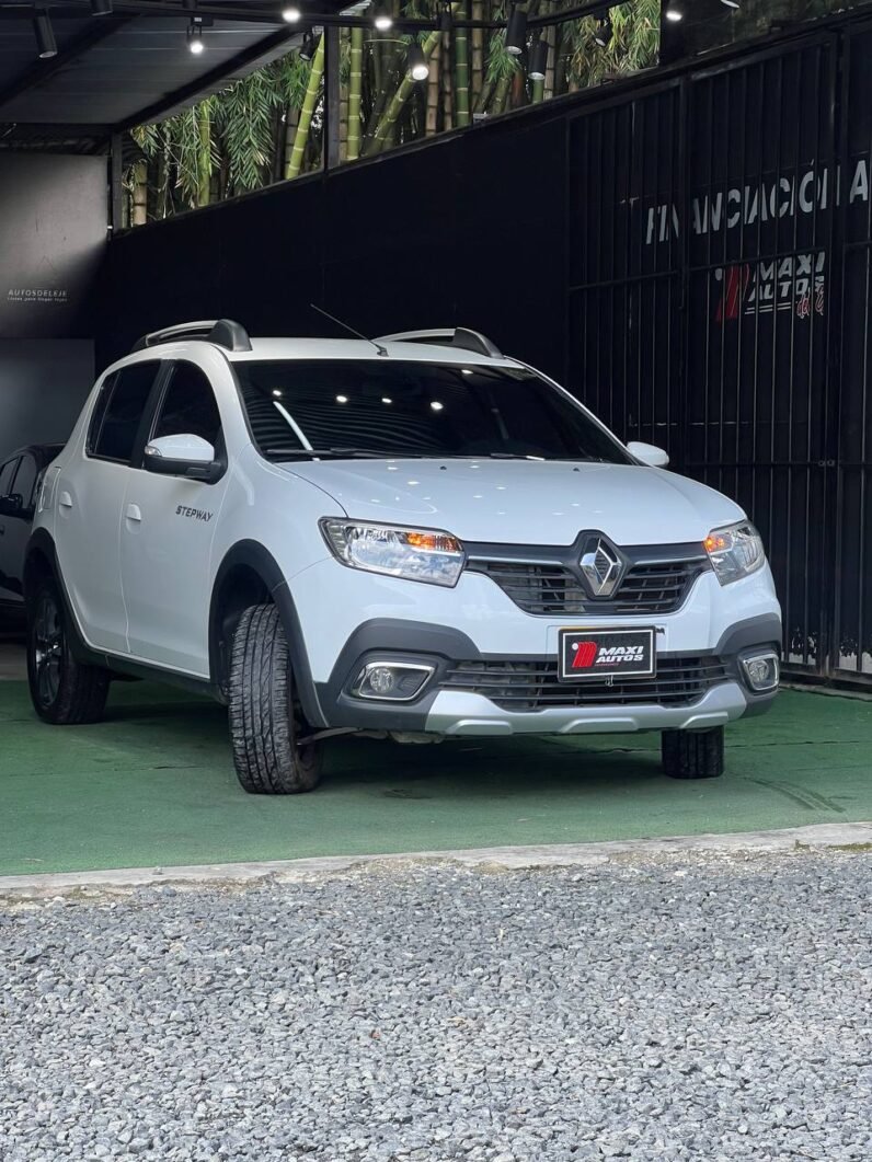 
								RENAULT STEPWAY INTENS AT full									