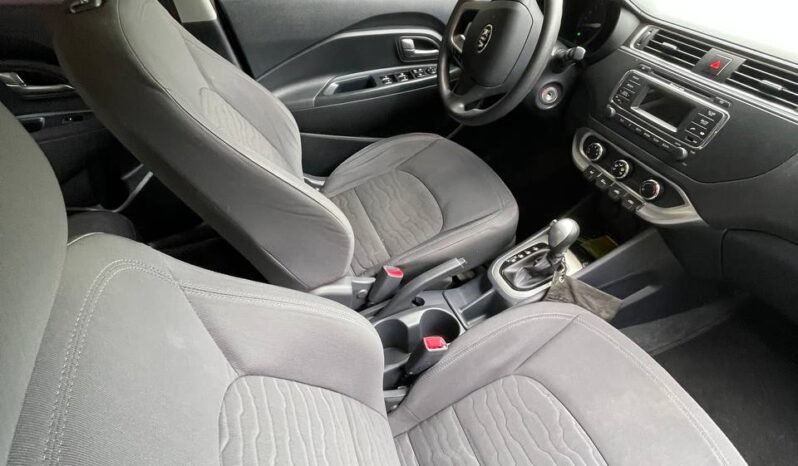 
								KIA RIO UB EX SD 1.4 AT full									