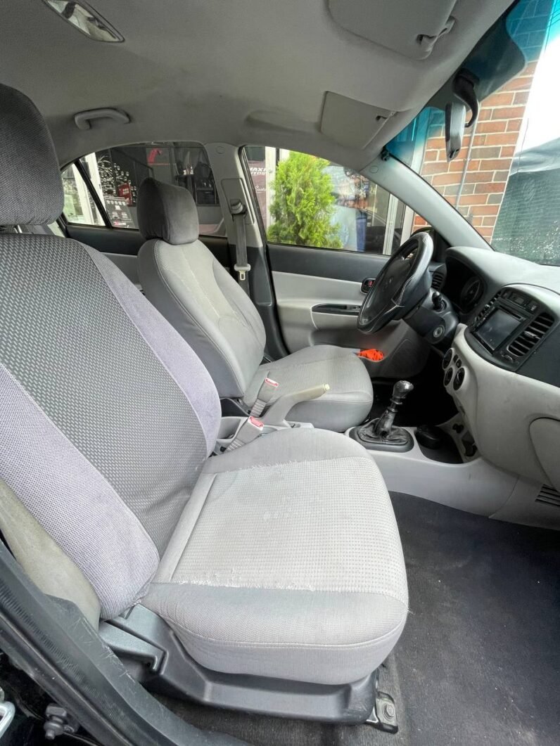 
								HYUNDAI ACCENT GLS VISION 1.4L MT full									