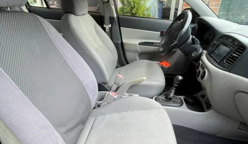 
								HYUNDAI ACCENT GLS VISION 1.4L MT full									