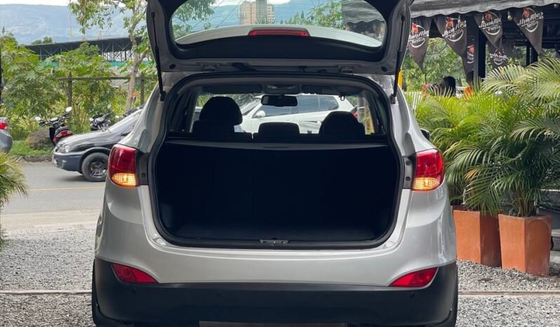 
								HYUNDAI TUCSON IX35 GL MT 2.0L 4×2 full									