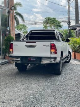 
										TOYOTA HILUX 2.8 DIESEL AT 4X4 full									