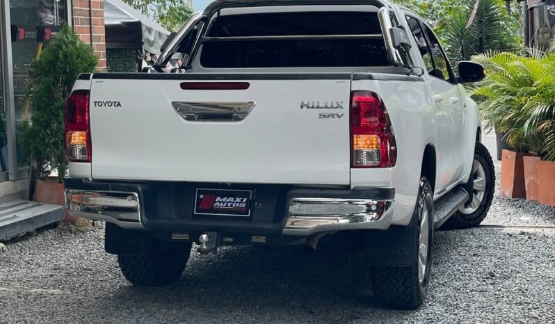 
								TOYOTA HILUX 2.8 DIESEL AT 4X4 full									