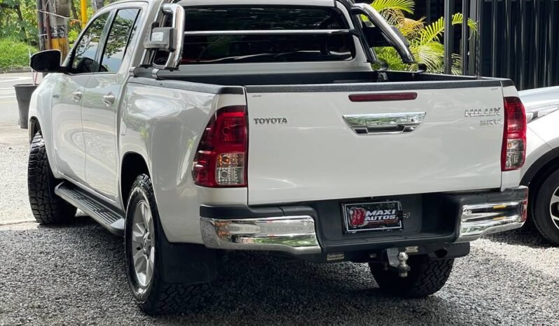 
								TOYOTA HILUX 2.8 DIESEL AT 4X4 full									