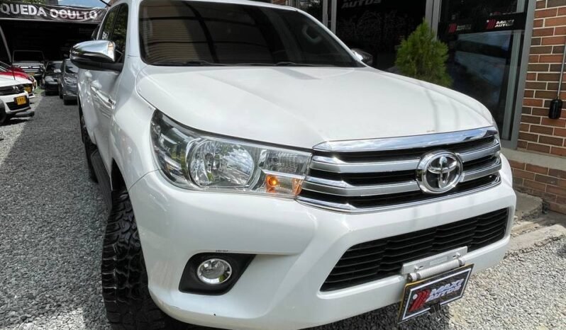 
								TOYOTA HILUX 2.8 DIESEL AT 4X4 full									