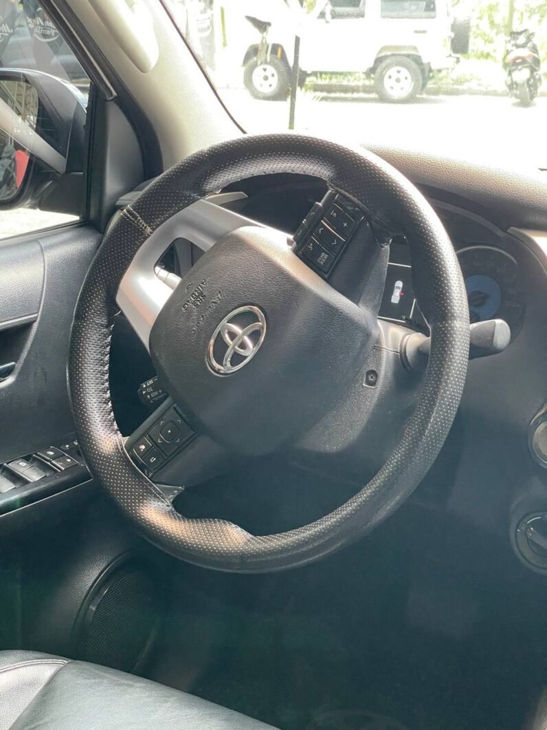 
								TOYOTA HILUX 2.8 DIESEL AT 4X4 full									