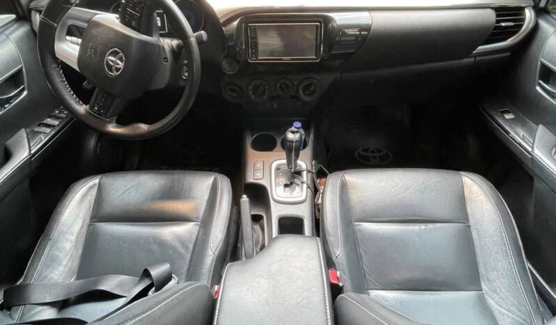 
								TOYOTA HILUX 2.8 DIESEL AT 4X4 full									