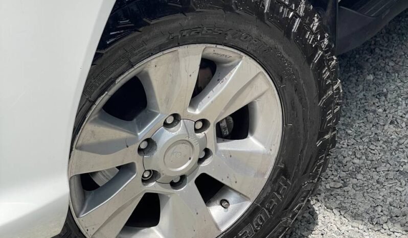 
								TOYOTA HILUX 2.8 DIESEL AT 4X4 full									
